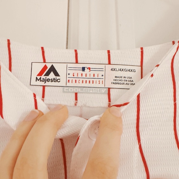 Majestic, Men’s Phillies Button Up Shirt - Picture 3 of 3